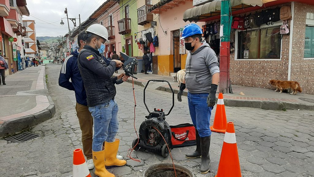INSPECCION ALCANTARILLADO MONTUFAR