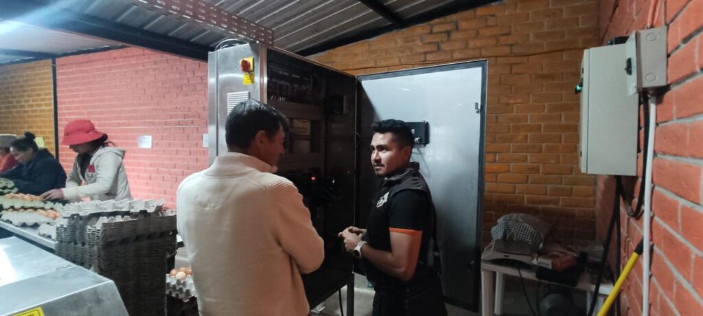 AUTOMATIZACIÓN DE AVÍCOLAS
